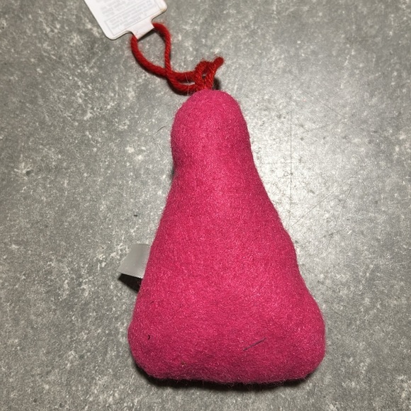 🎉HP🎉 Wondershop fuzzy winter hat ornament NWT - Picture 3 of 3